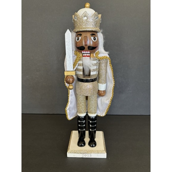 2023 Wondershop Target  Gold Soldier Guard Wood Nutcracker Detailed - Picture 1 of 9